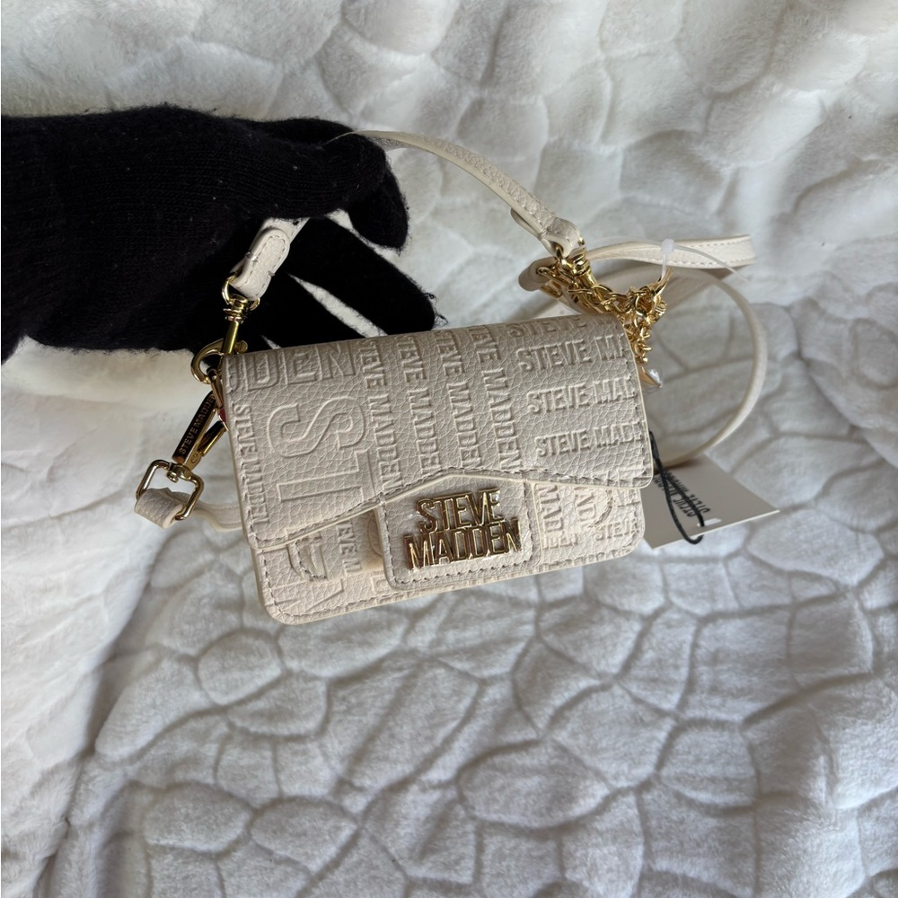 Steve Madden Vanilla Mini Crossbody with Gold Heart & Star Charm - Picture 14 of 14